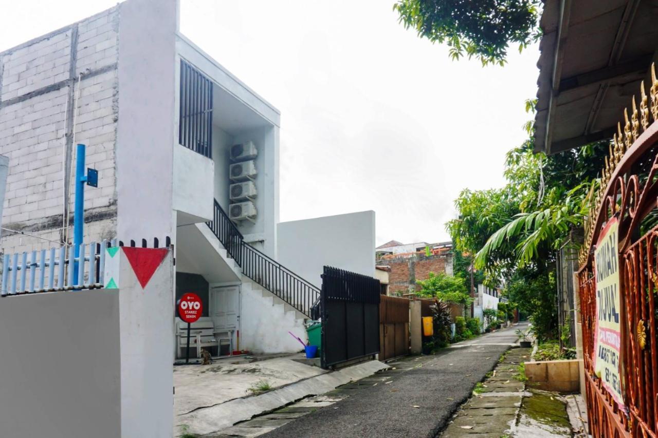Hotel OYO 91074 Stariez Senen Syariah Jakarta Exterior foto